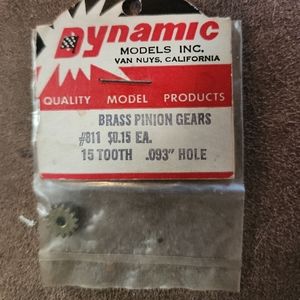 NOS DYNAMIC MODELS brass Pinion gear 811 1/24 1/32 slot car